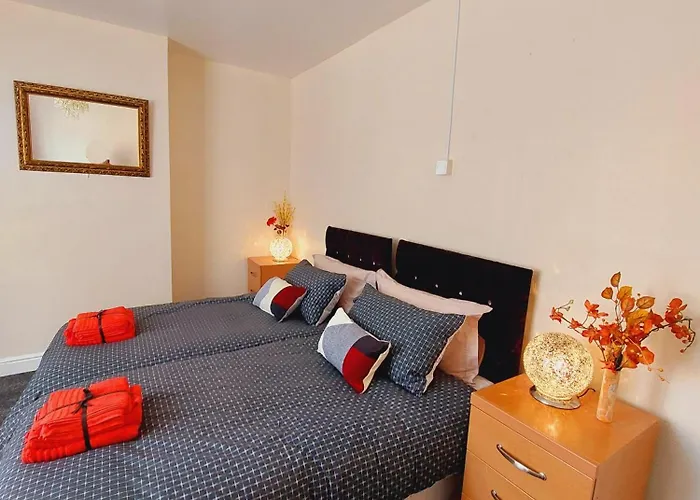 Elegant And Central Two Bedrooms House
