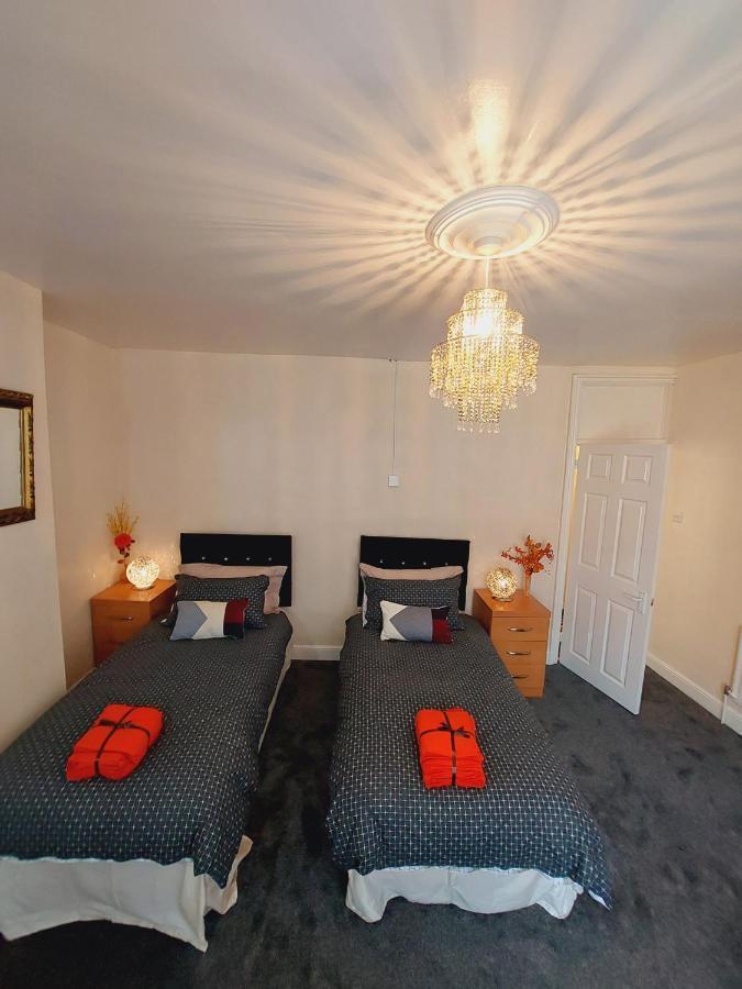 Elegant And Two Bedrooms House Apartment